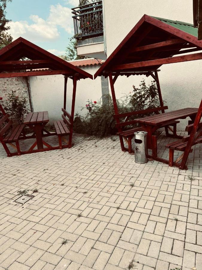 Best Price Guesthouse Szeged Exterior foto